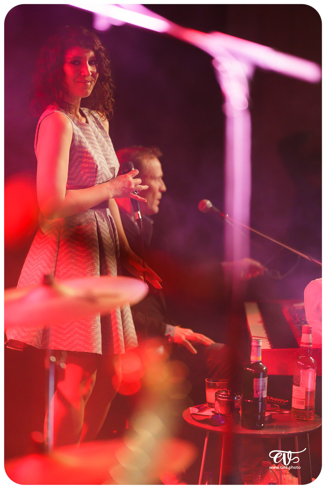 SERGE, ELEGANCE ACOUSTIQUE